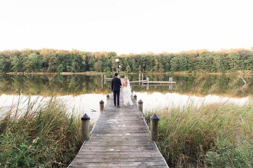 carousel-hero-element image-0